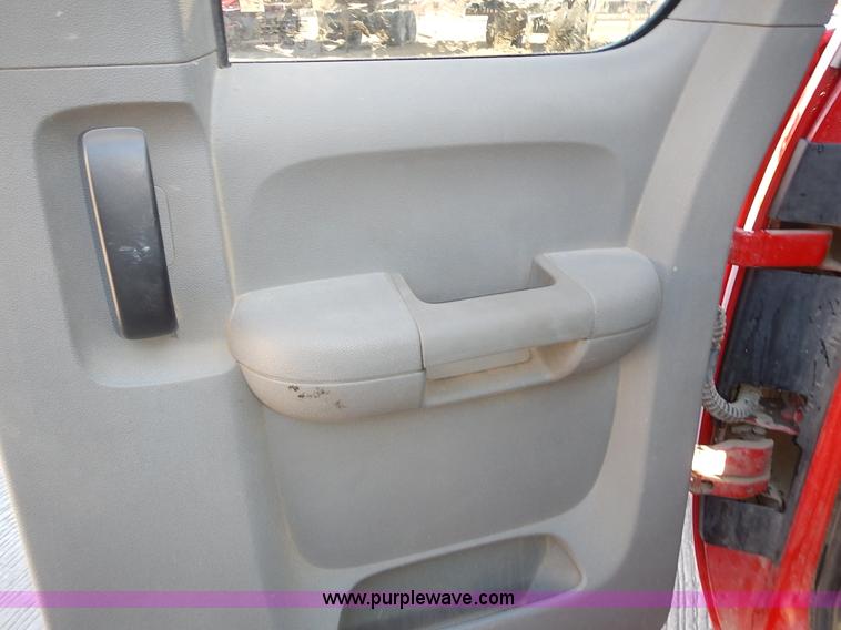 image for item L3638 2007 GMC Sierra 1500 Ext. Cab pickup truck