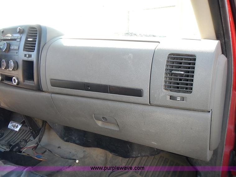 image for item L3638 2007 GMC Sierra 1500 Ext. Cab pickup truck