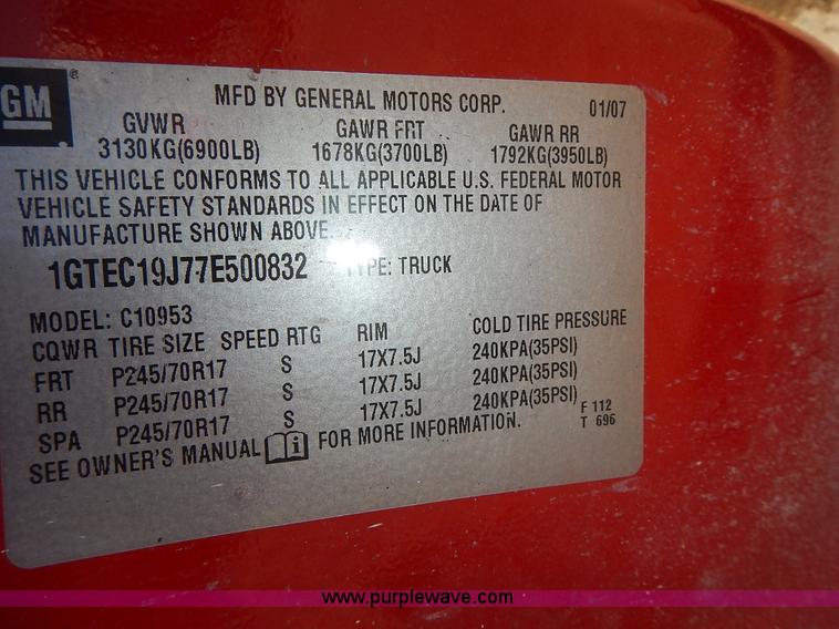 image for item L3638 2007 GMC Sierra 1500 Ext. Cab pickup truck