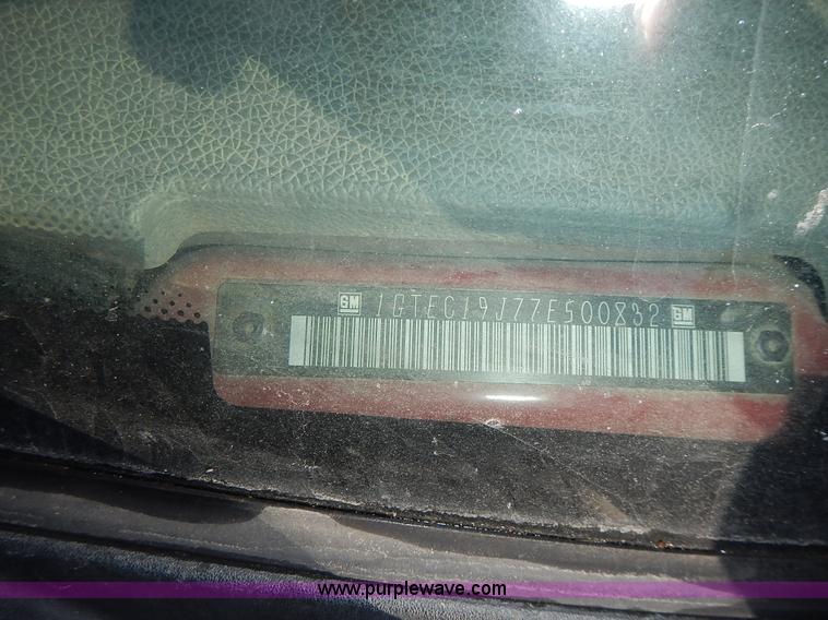 image for item L3638 2007 GMC Sierra 1500 Ext. Cab pickup truck