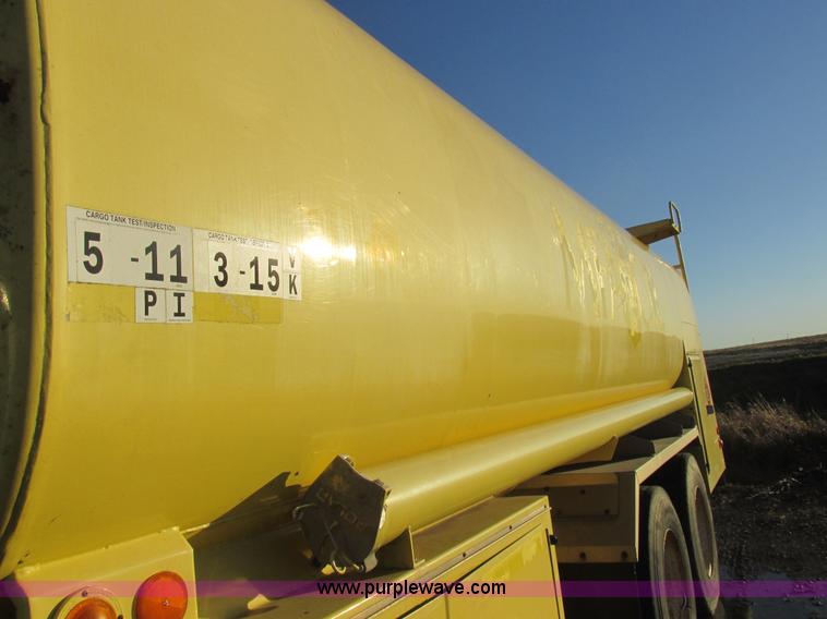 image for item L4225 2006 Freightliner Columbia fuel truck