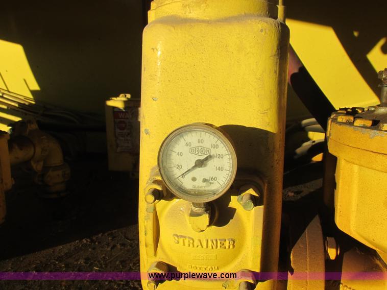 image for item L4225 2006 Freightliner Columbia fuel truck