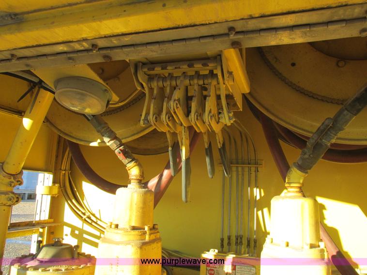 image for item L4225 2006 Freightliner Columbia fuel truck