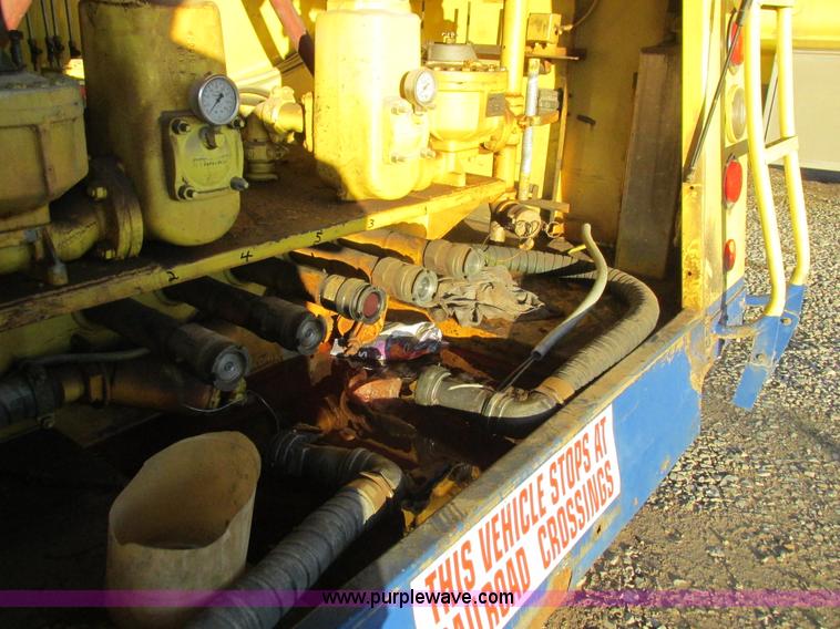 image for item L4225 2006 Freightliner Columbia fuel truck