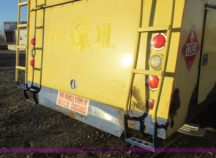 image for item L4225 2006 Freightliner Columbia fuel truck