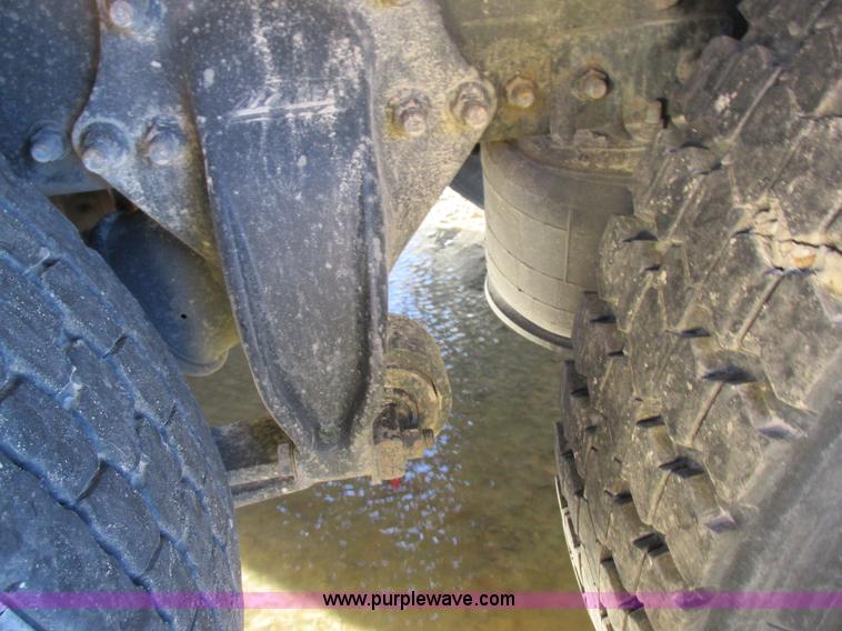 image for item L4225 2006 Freightliner Columbia fuel truck