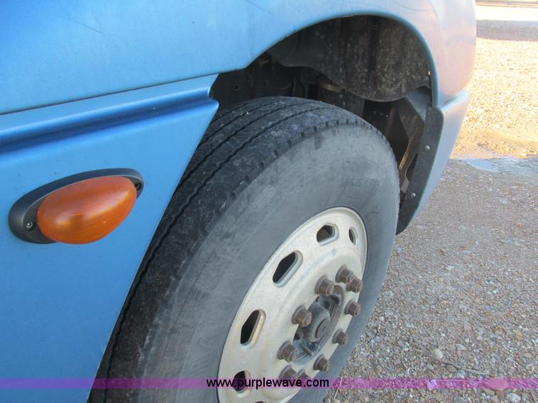 image for item L4225 2006 Freightliner Columbia fuel truck