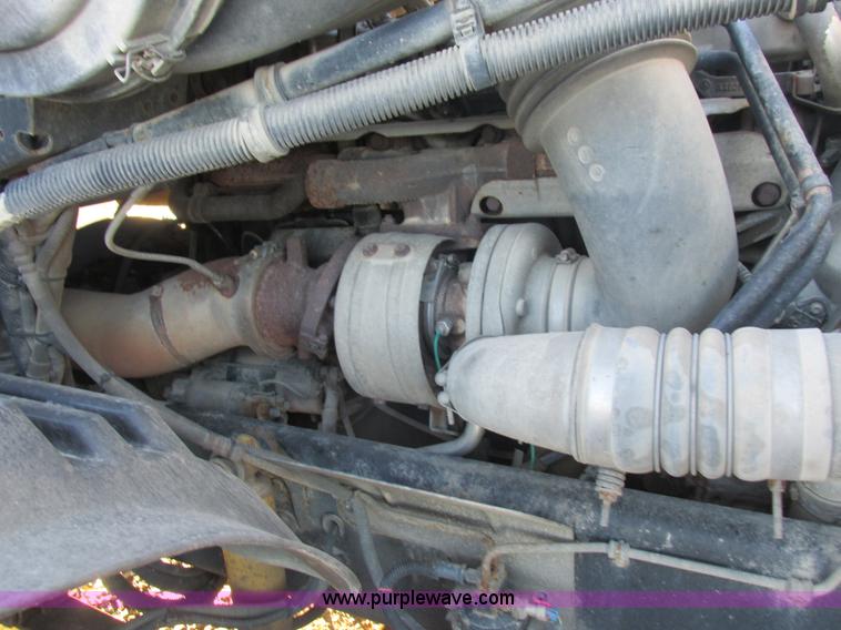 image for item L4225 2006 Freightliner Columbia fuel truck