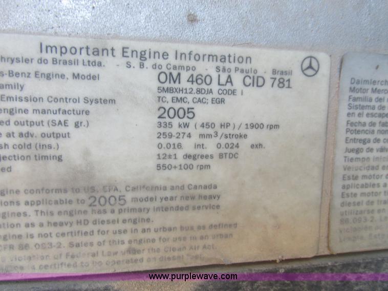 image for item L4225 2006 Freightliner Columbia fuel truck