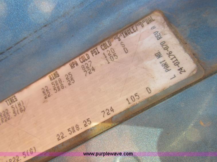 image for item L4225 2006 Freightliner Columbia fuel truck