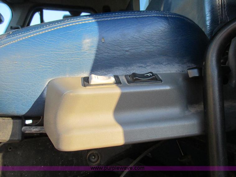 image for item L4225 2006 Freightliner Columbia fuel truck