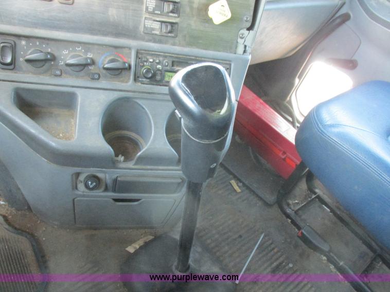 image for item L4225 2006 Freightliner Columbia fuel truck