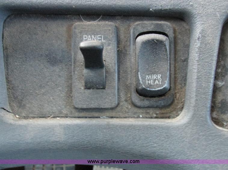 image for item L4225 2006 Freightliner Columbia fuel truck