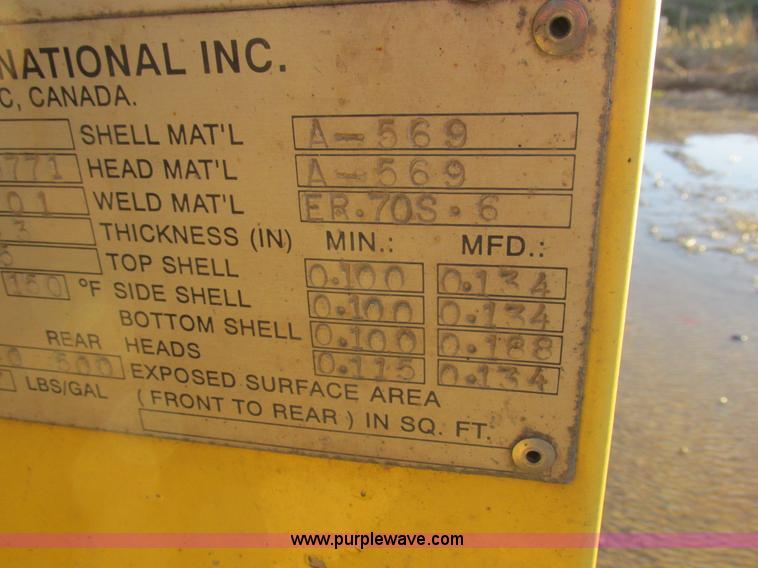 image for item L4225 2006 Freightliner Columbia fuel truck