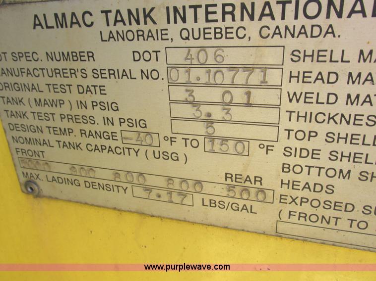 image for item L4225 2006 Freightliner Columbia fuel truck