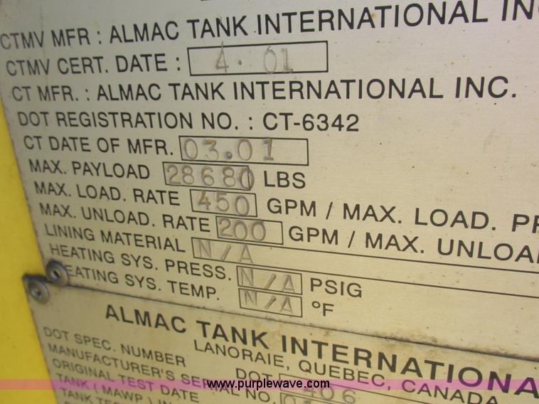 image for item L4225 2006 Freightliner Columbia fuel truck