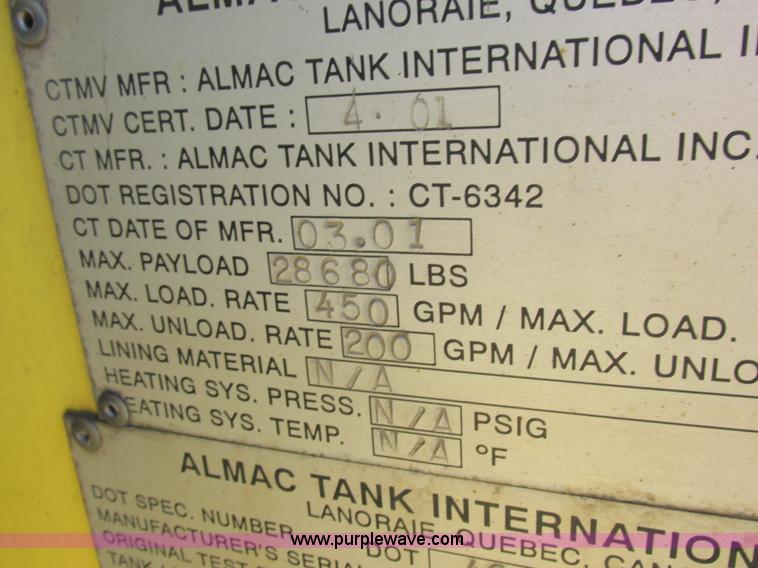 image for item L4225 2006 Freightliner Columbia fuel truck