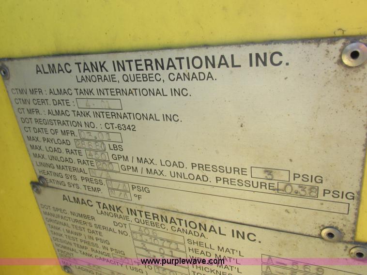 image for item L4225 2006 Freightliner Columbia fuel truck