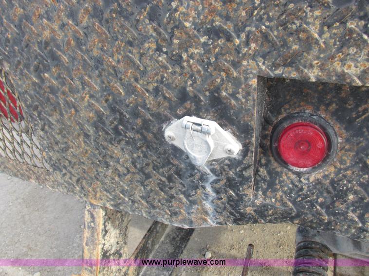 image for item L4229 1997 Ford F350 flatbed pickup truck