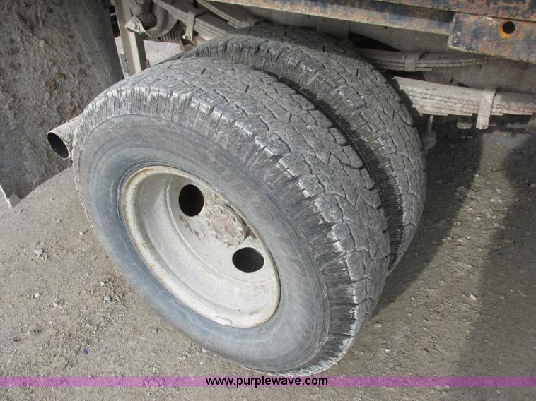 image for item L4229 1997 Ford F350 flatbed pickup truck