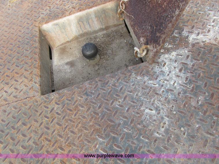 image for item L4229 1997 Ford F350 flatbed pickup truck