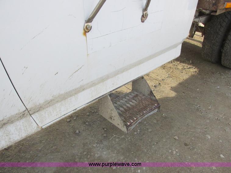 image for item L4229 1997 Ford F350 flatbed pickup truck