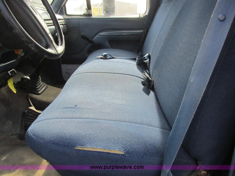 image for item L4229 1997 Ford F350 flatbed pickup truck