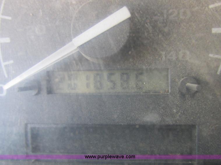 image for item L4229 1997 Ford F350 flatbed pickup truck