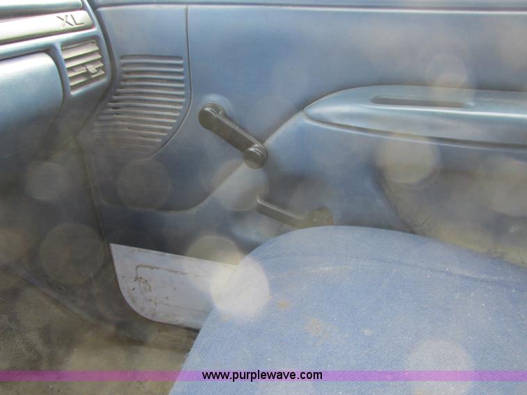 image for item L4229 1997 Ford F350 flatbed pickup truck