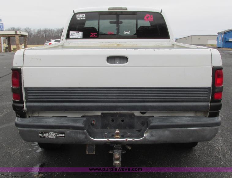 image for item L5378 2000 Dodge Ram 1500 Quad Cab pickup truck