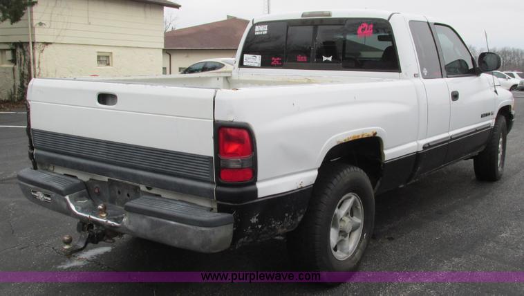 image for item L5378 2000 Dodge Ram 1500 Quad Cab pickup truck