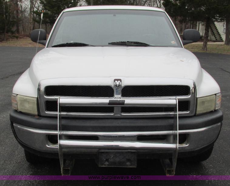 image for item L5378 2000 Dodge Ram 1500 Quad Cab pickup truck