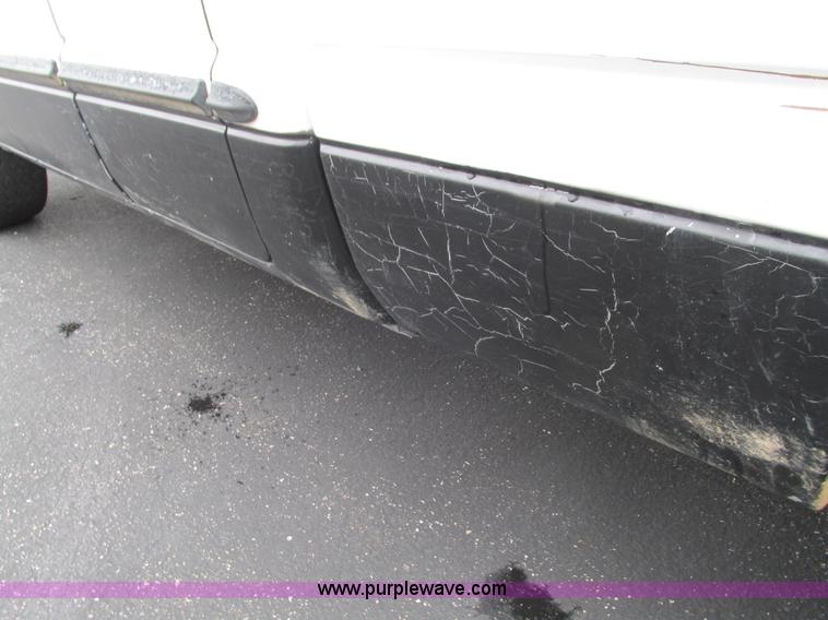 image for item L5378 2000 Dodge Ram 1500 Quad Cab pickup truck