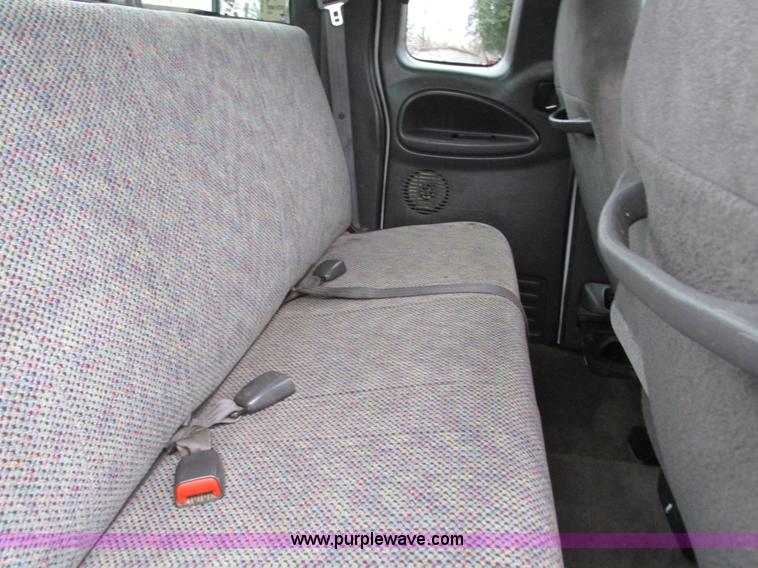 image for item L5378 2000 Dodge Ram 1500 Quad Cab pickup truck