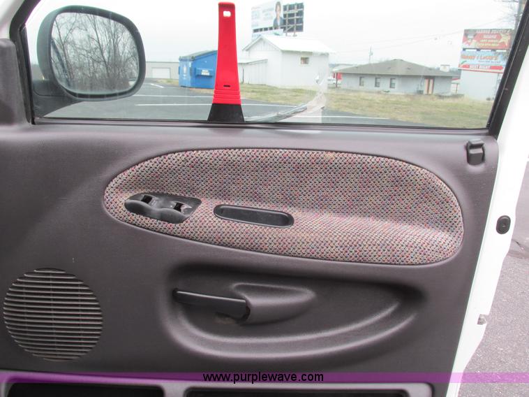 image for item L5378 2000 Dodge Ram 1500 Quad Cab pickup truck