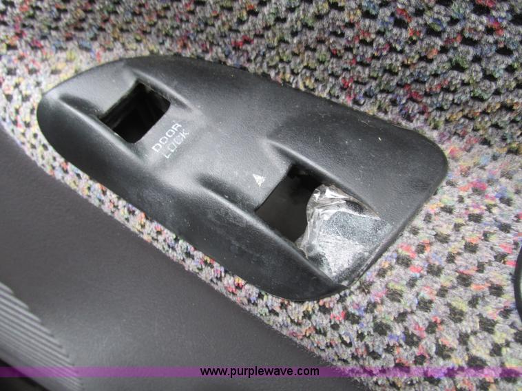 image for item L5378 2000 Dodge Ram 1500 Quad Cab pickup truck