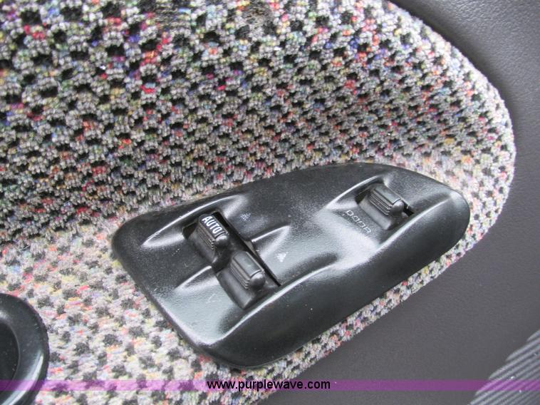 image for item L5378 2000 Dodge Ram 1500 Quad Cab pickup truck