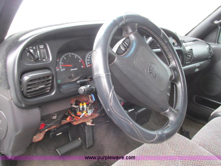 image for item L5378 2000 Dodge Ram 1500 Quad Cab pickup truck