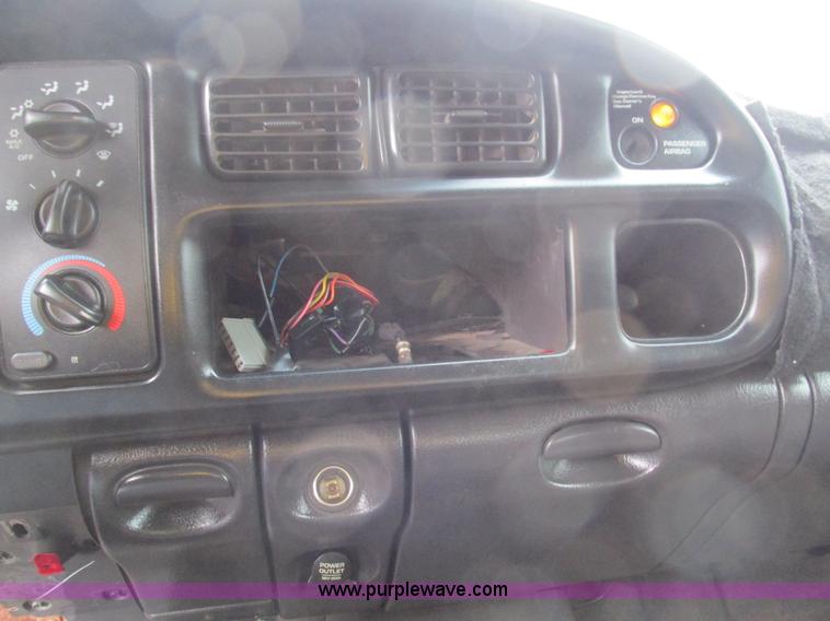 image for item L5378 2000 Dodge Ram 1500 Quad Cab pickup truck