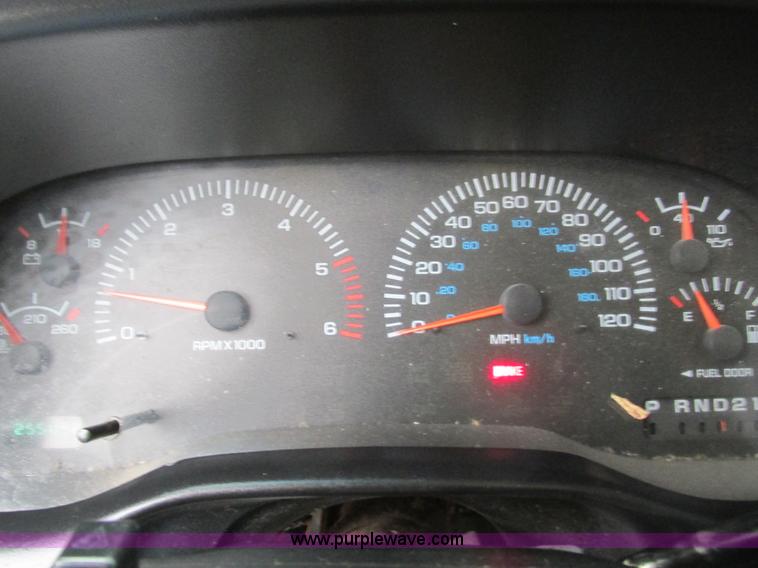 image for item L5378 2000 Dodge Ram 1500 Quad Cab pickup truck