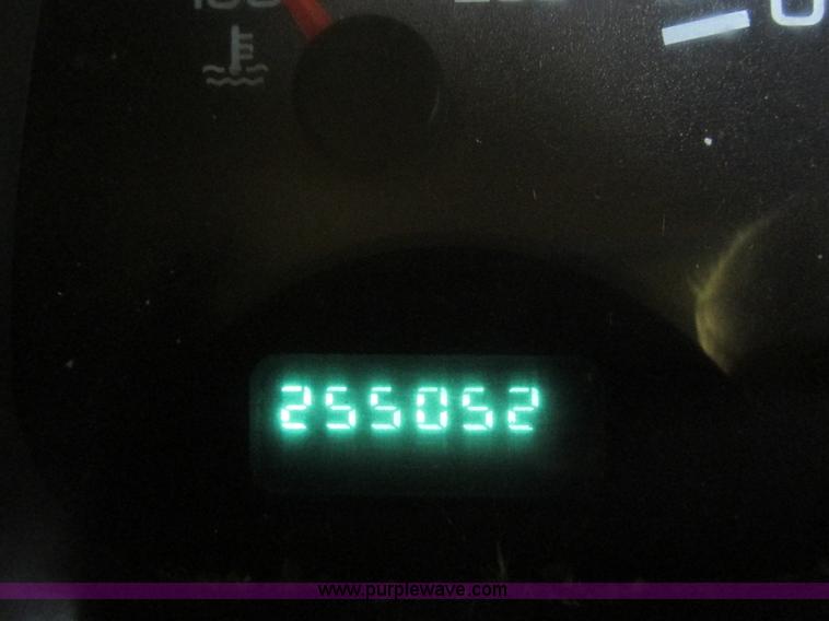 image for item L5378 2000 Dodge Ram 1500 Quad Cab pickup truck