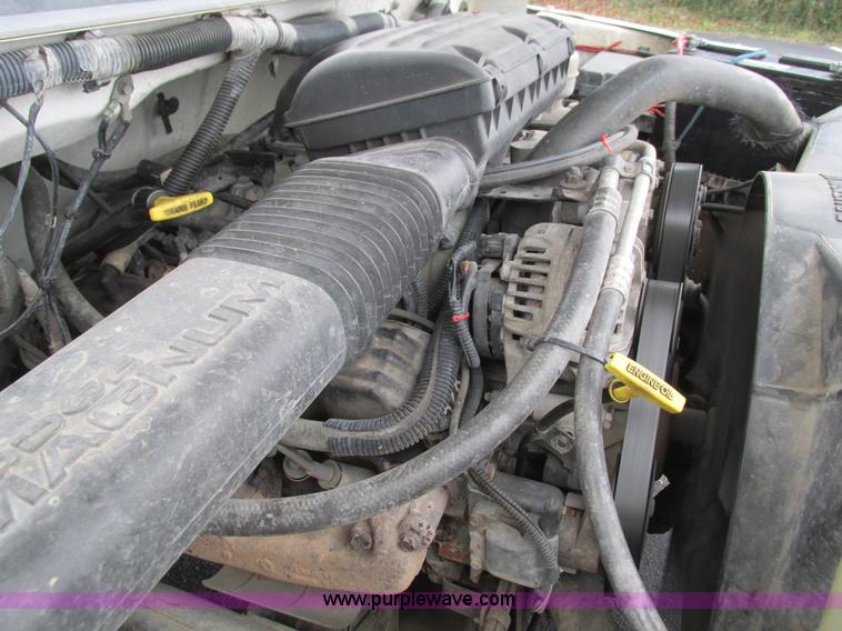 image for item L5378 2000 Dodge Ram 1500 Quad Cab pickup truck