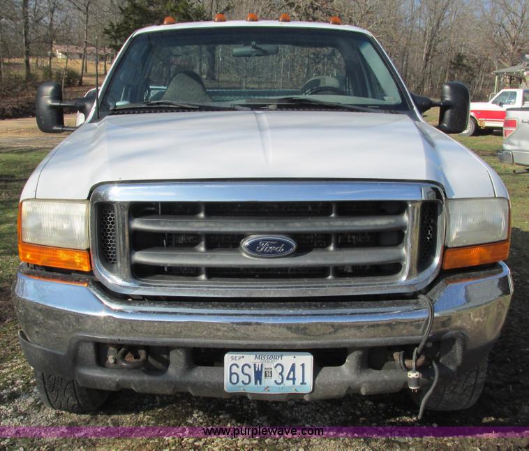 image for item L5381 2000 Ford F250 Super Duty pickup truck