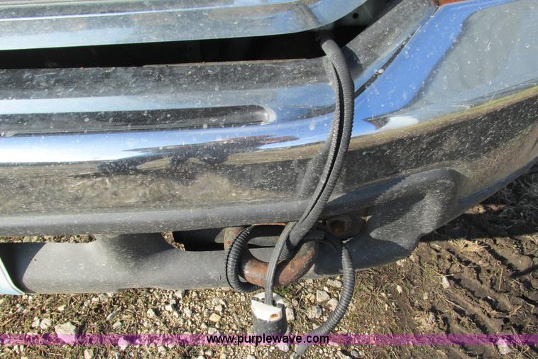 image for item L5381 2000 Ford F250 Super Duty pickup truck