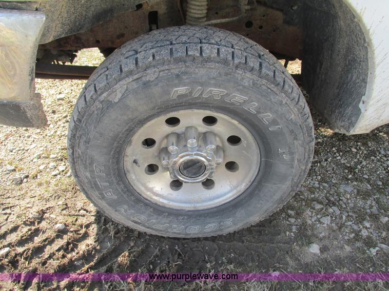 image for item L5381 2000 Ford F250 Super Duty pickup truck