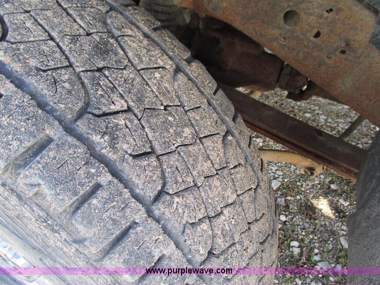 image for item L5381 2000 Ford F250 Super Duty pickup truck