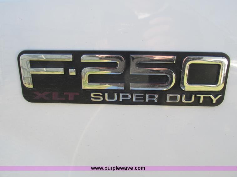image for item L5381 2000 Ford F250 Super Duty pickup truck