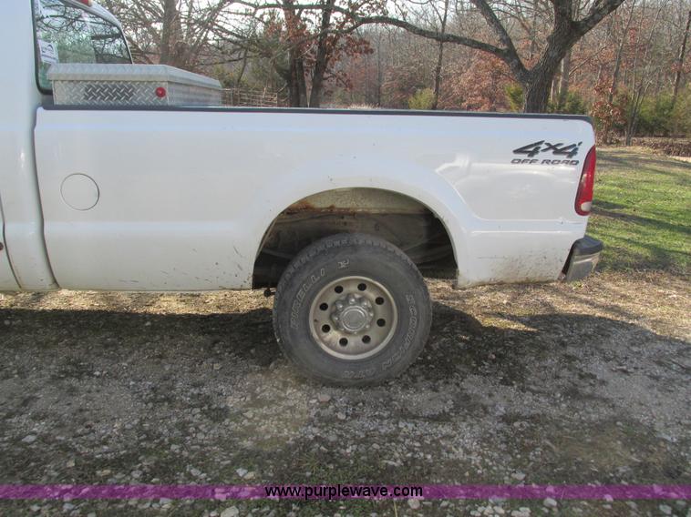 image for item L5381 2000 Ford F250 Super Duty pickup truck