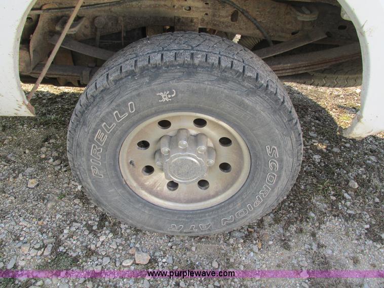 image for item L5381 2000 Ford F250 Super Duty pickup truck