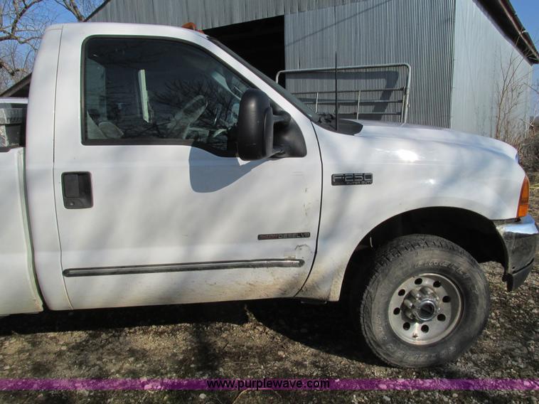 image for item L5381 2000 Ford F250 Super Duty pickup truck